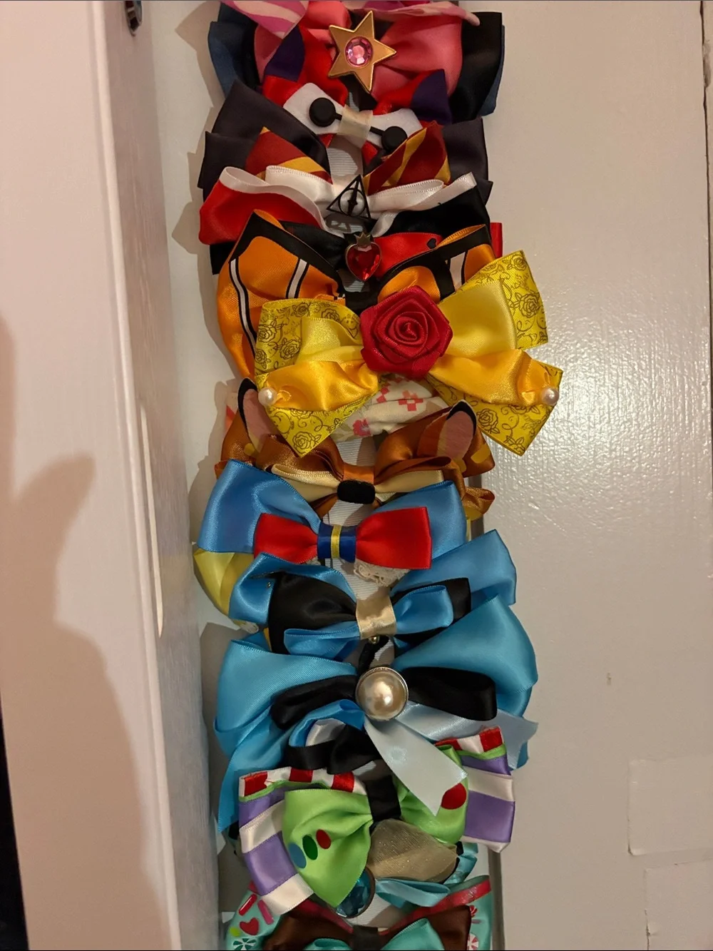 Assorted Disney and miscellaneous clip on hair bows